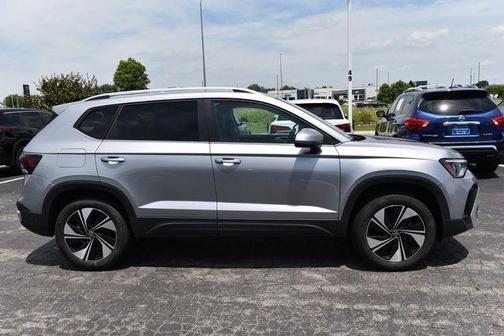 Pyrite Silver Metallic 2025 Volkswagen Taos 1.5T SE