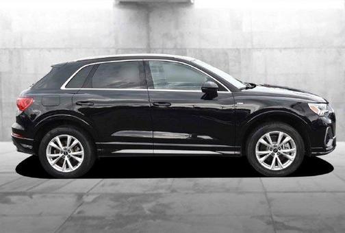 Mythos Black Metallic 2025 Audi Q3 45 S line Premium