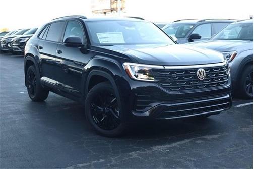 2026 Volkswagen Atlas Cross Sport 2.0T SEL R-Line Black