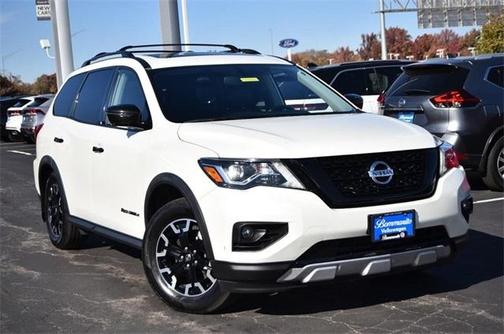 2020 Nissan Pathfinder SL