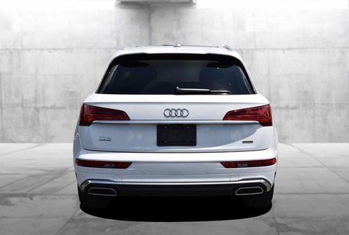 Glacier White Metallic 2023 Audi Q5 45 S line Premium Plus