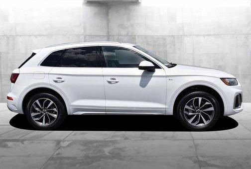 Glacier White Metallic 2023 Audi Q5 45 S line Premium Plus