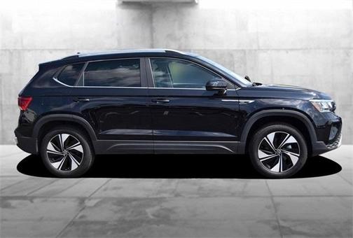 2024 Volkswagen Taos SE 4MOTION