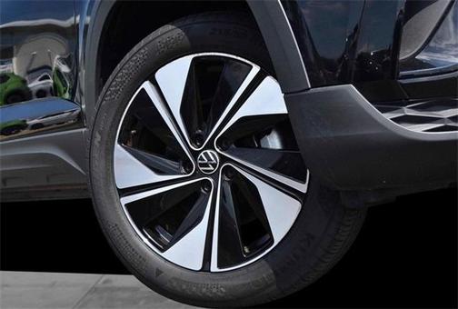 2024 Volkswagen Taos SE 4MOTION
