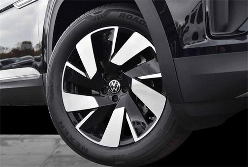 2026 Volkswagen Atlas Cross Sport 2.0T SEL