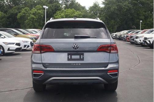 Platinum Gray Metallic 2023 Volkswagen Taos 1.5T SE