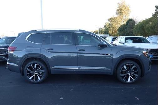 2026 Volkswagen Atlas 2.0T SEL Premium R-Line