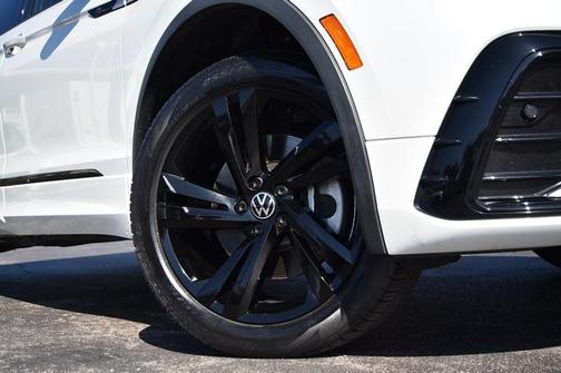 2024 Volkswagen Tiguan 2.0T SE R-Line Black 4MOTION