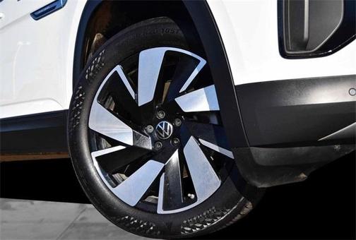 2025 Volkswagen Atlas Cross Sport 2.0T SE w/Technology 4MOTION