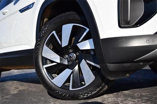 2025 Volkswagen Atlas Cross Sport 2.0T SE w/Technology 4MOTION