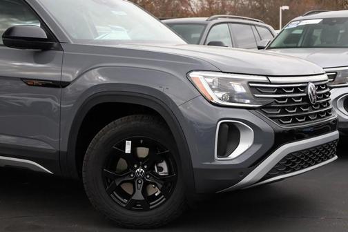 2025 Volkswagen Atlas 2.0T Peak Edition