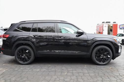 2025 Volkswagen Atlas 2.0T SE