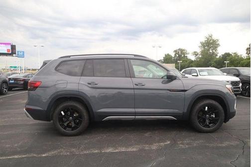 Pure Gray 2026 Volkswagen Atlas 2.0T Peak Edition
