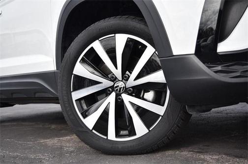 2024 Volkswagen Taos 1.5T SE