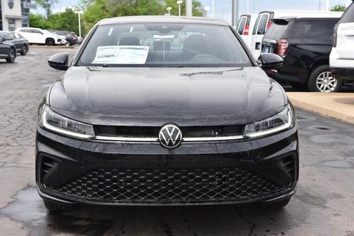 Deep Black Pearl 2026 Volkswagen Jetta 1.5T Sport