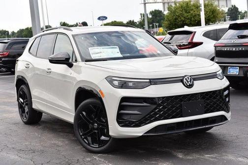 Sandstone 2026 Volkswagen Tiguan 2.0T SE R-Line Black