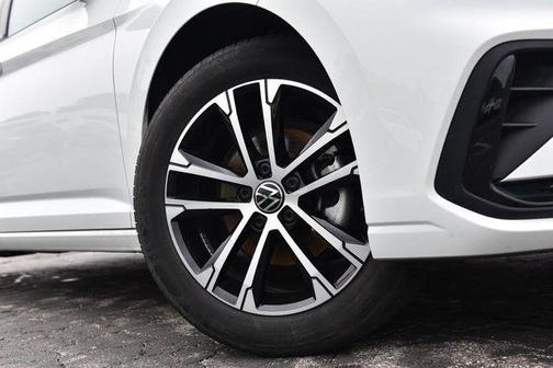 Pure White 2025 Volkswagen Jetta 1.5T Sport