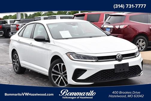 Pure White 2025 Volkswagen Jetta 1.5T Sport