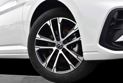 Pure White 2025 Volkswagen Jetta 1.5T Sport
