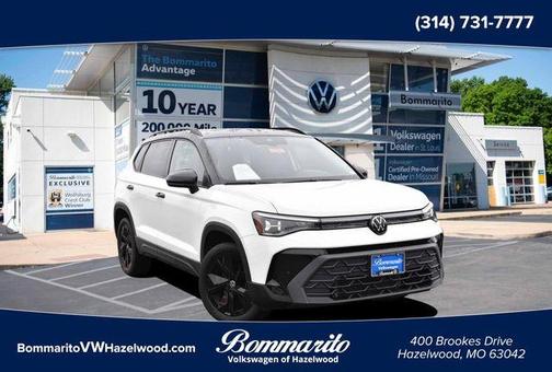 Pure White W/Black Roof 2025 Volkswagen Taos 1.5T SE Black