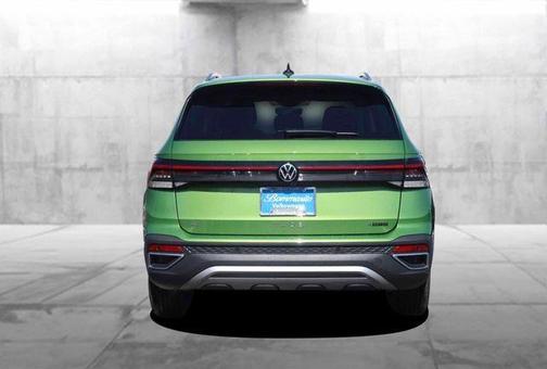 Bright Moss Green Metallic 2026 Volkswagen Taos 1.5T SE