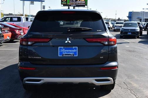 Black Diamond 2024 Mitsubishi Outlander SE