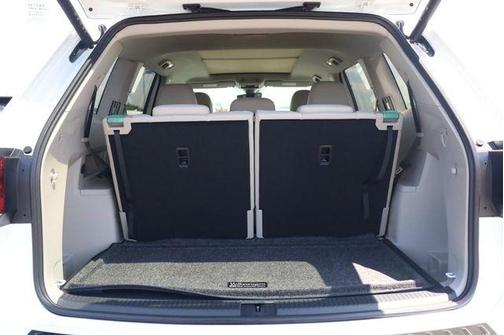 Opal White Pearl 2026 Volkswagen Atlas 2.0T SE W/TECHNOLOGY