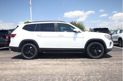Opal White Pearl 2026 Volkswagen Atlas 2.0T SE W/TECHNOLOGY