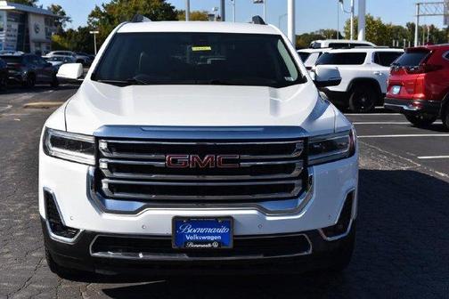 Summit White / White 2023 GMC Acadia SLT