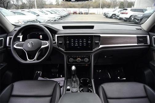 2022 Volkswagen Atlas 3.6L SE w/Technology