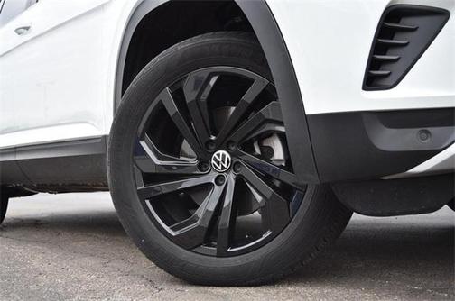 2022 Volkswagen Atlas 3.6L SE w/Technology