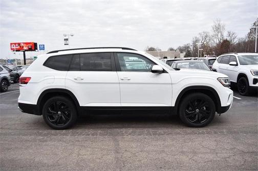 2022 Volkswagen Atlas 3.6L SE w/Technology