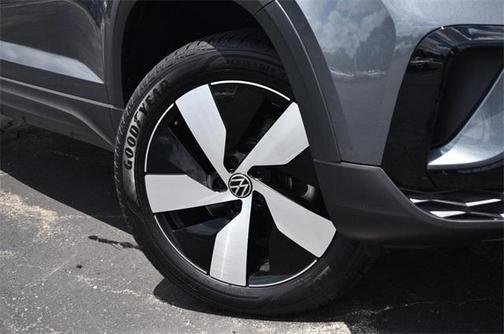 2024 Volkswagen Taos S 4MOTION