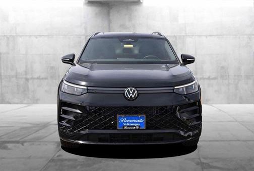 Deep Black Pearl 2026 Volkswagen Tiguan 2.0T SE R-Line Black