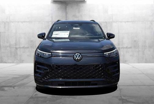 Deep Black Pearl 2026 Volkswagen Tiguan 2.0T SE R-Line Black