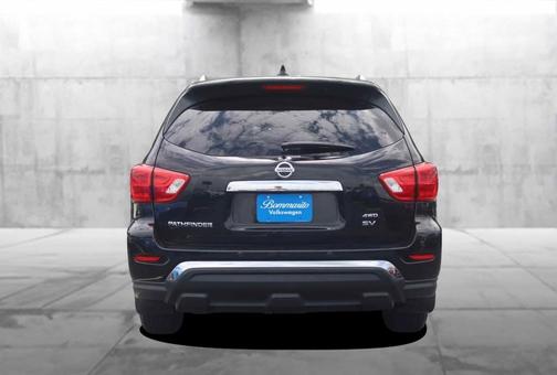 Magnetic Black 2019 Nissan Pathfinder SV