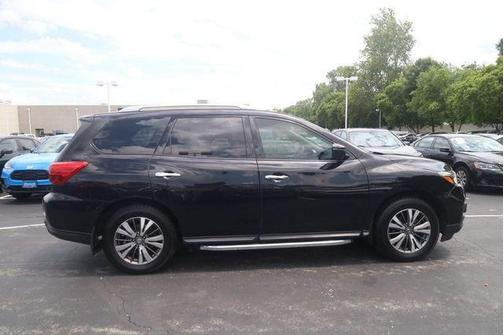 Magnetic Black 2019 Nissan Pathfinder SV