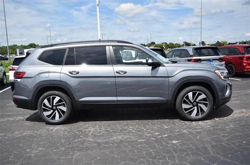 2025 Volkswagen Atlas 2.0T SE