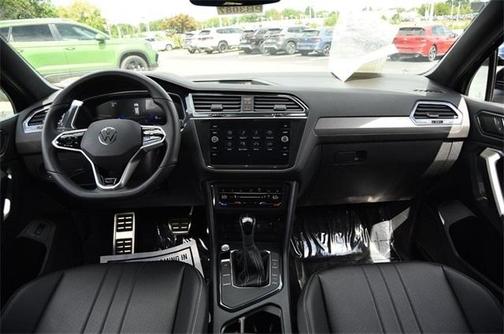 2024 Volkswagen Tiguan 2.0T SE R-Line Black