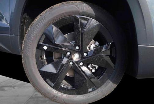 Platinum Gray Metallic 2026 Volkswagen Taos 1.5T SE