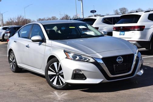 2022 Nissan Altima 2.5 SV