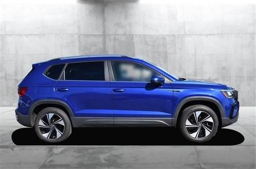 2024 Volkswagen Taos SE 4MOTION