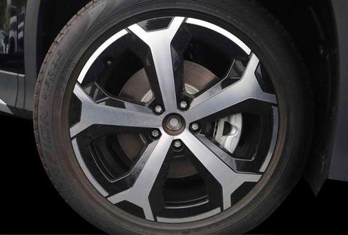 Deep Black Pearl Effect 2026 Volkswagen Tiguan 2.0T SE