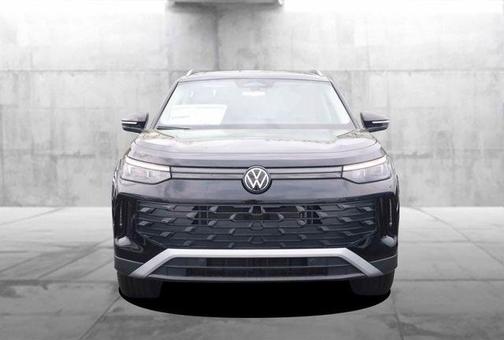 Deep Black Pearl Effect 2026 Volkswagen Tiguan 2.0T SE