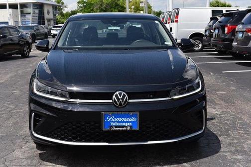 Deep Black Pearl Effect 2025 Volkswagen Jetta 1.5T SE