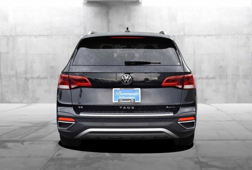 Deep Black Pearl Effect 2023 Volkswagen Taos 1.5T SE