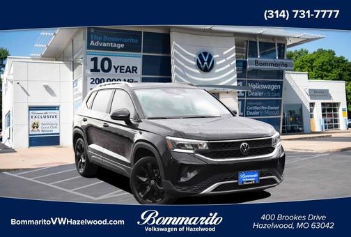 Deep Black Pearl Effect 2023 Volkswagen Taos 1.5T SE