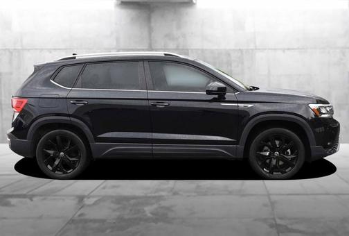 Deep Black Pearl Effect 2023 Volkswagen Taos 1.5T SE