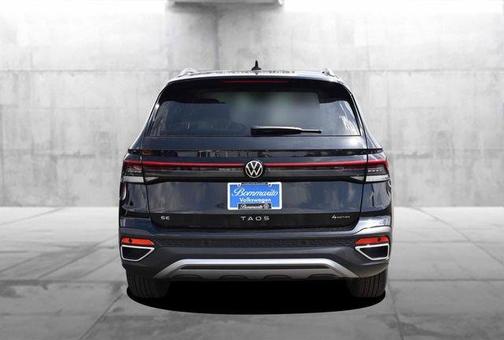 Deep Black Pearl 2026 Volkswagen Taos 1.5T SE