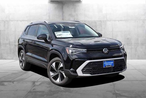 Deep Black Pearl 2026 Volkswagen Taos 1.5T SE